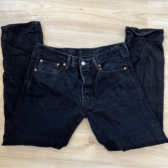 Black Levi’s 501 Jeans 32x30 - Picture 2 of 5